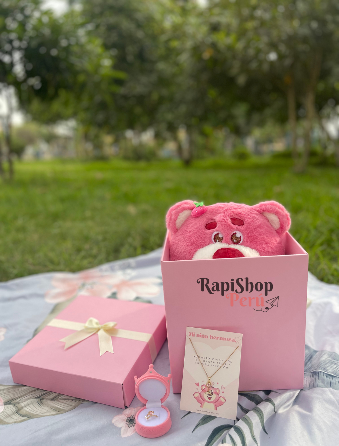 Lotso Bebé + Anillo o Collar Tulipan (a elegir)