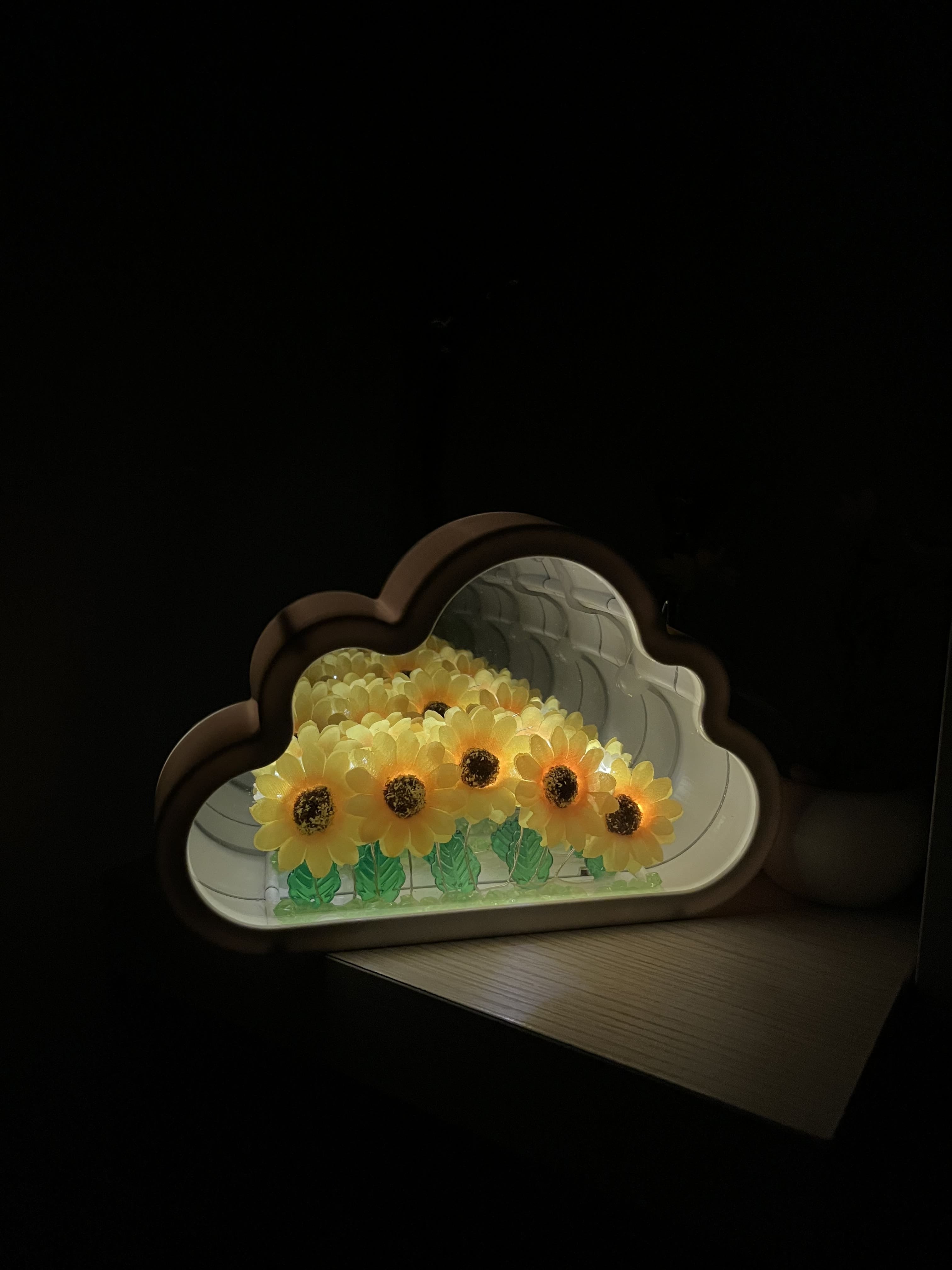 Lámpara Espejo Nube de Girasoles Infinitos